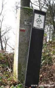 586-grenspaal1