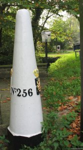 256-grenspaal-putte