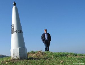 268-grenspaal-sluishuisje-schor-ossendrecht-schelde-rijnkanaal-2-ad