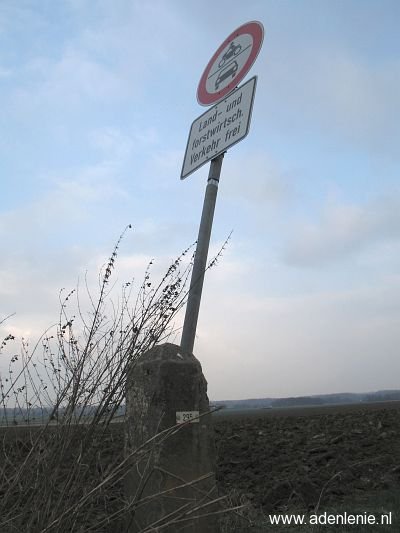 295-n-zijde-broeksittard