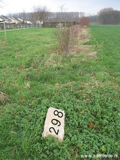 298-broeksittard-geen-paal