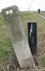 294-grenspaal-hillensberg