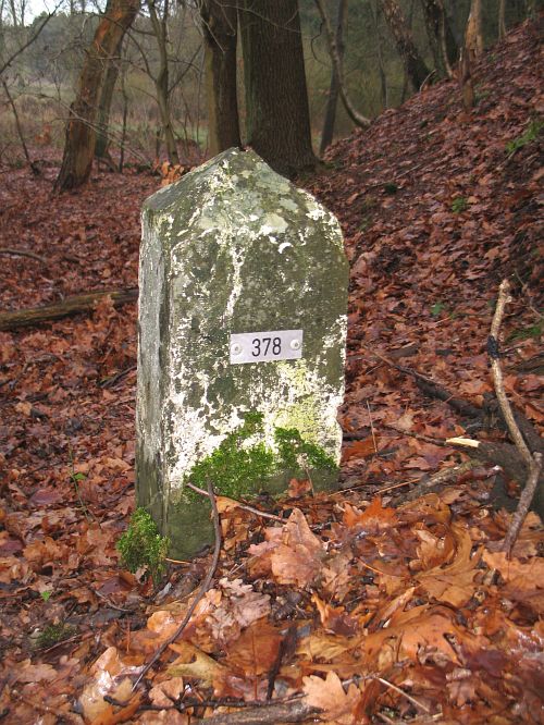378-onder-talud-hoge-spoorlijn1