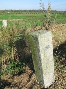 573-nederlandse-kant-grenspaal