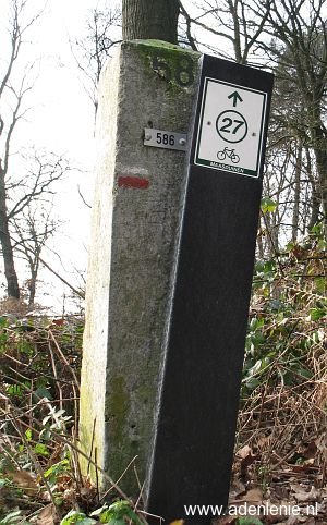586-grenspaal1