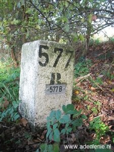 577b-tussengrenspaal1