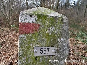 587-grenspaal1