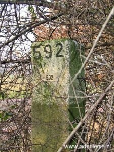 592-grenspaal1