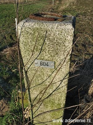 604-grenspaal-plak