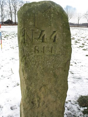 844d-twee-bijzondere-palen-3