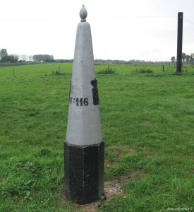 116n-grenspaal-pontje-berg