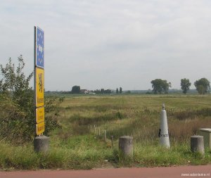 122n-grenspaal-grensovergang-roosteren-maaseik