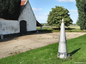 124b-grenspaal-langs-maas-eiland-houbenhof