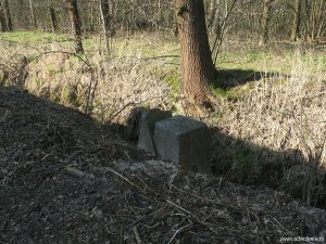 163a
