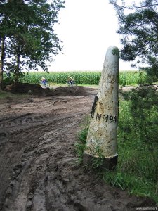 194-grenspaal-in-de-pieles-riebos
