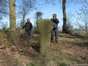 057-grenspalenwandeling-kogelgaten-182-lenie-en-harry