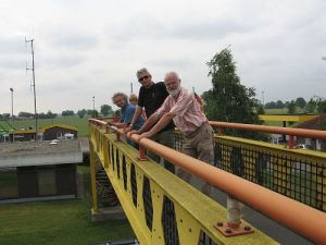 004-op-de-groene-loopbrug